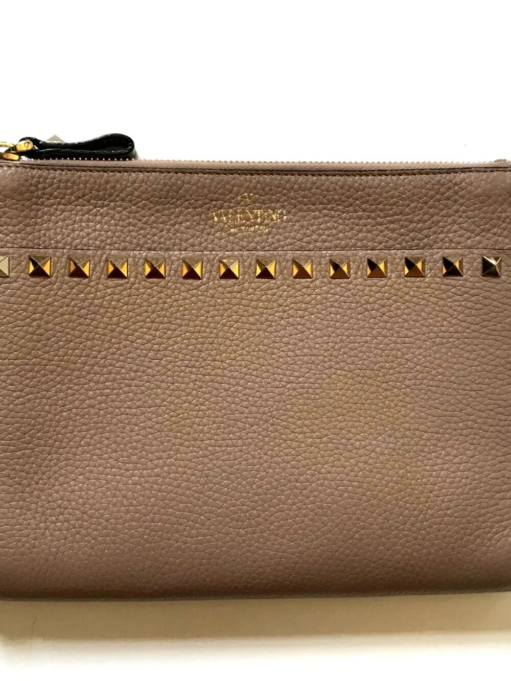 Valentino Garavani Rockstud Flat Pouch Bag Purse Clutch Womens Poudre Leather